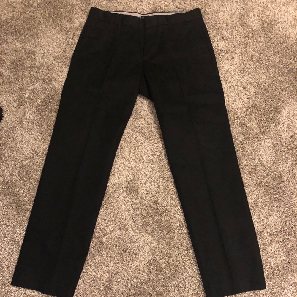 Gap Men’s Tailored Straight Fit Khaki